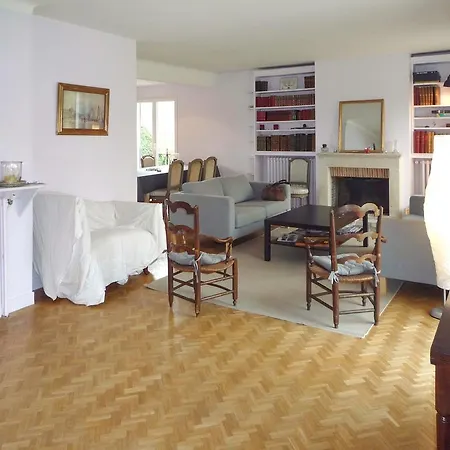 Maison *